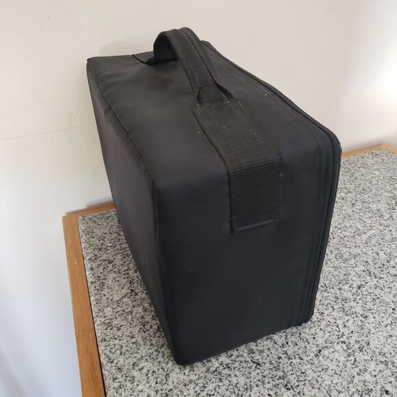 VTG Conductor Series CD Storage Holds 30 CDs Hard Plastic Insert Zipper‎ EUC - Picture 4 of 11